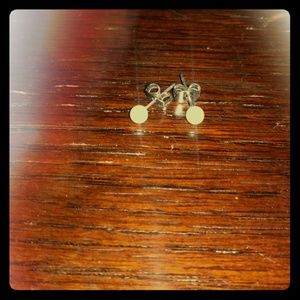 Adorable pearl studs